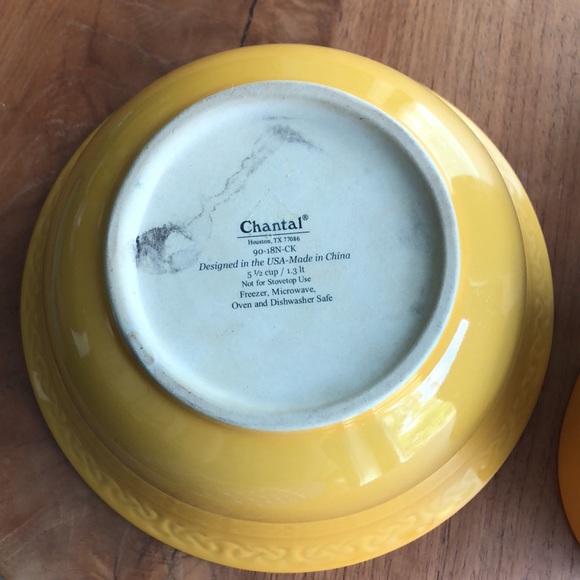 Vase and bowl. Yellow gold color Bowl, vase. Sturdy. Great condition serve ware. - Picture 4 of 7